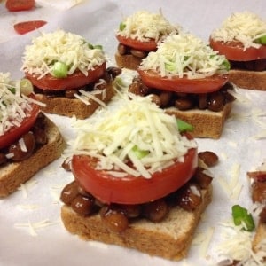 Picky Eater Approved- Easy Cheesy Bean Toast. Would your picky eater go for this?